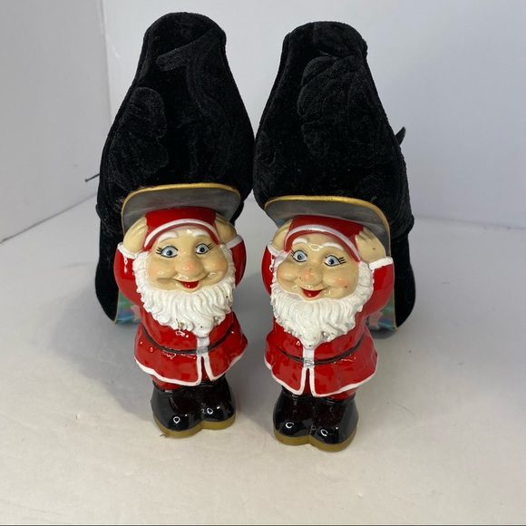 Irregular Choice “JINGLE” black velveteen with resin Santa HEELS size 7 Rare - Picture 4 of 13